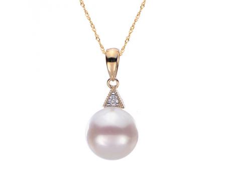 14KT Yellow Gold Akoya Pearl Pendant E.M. Smith Family Jewelers Chillicothe, OH